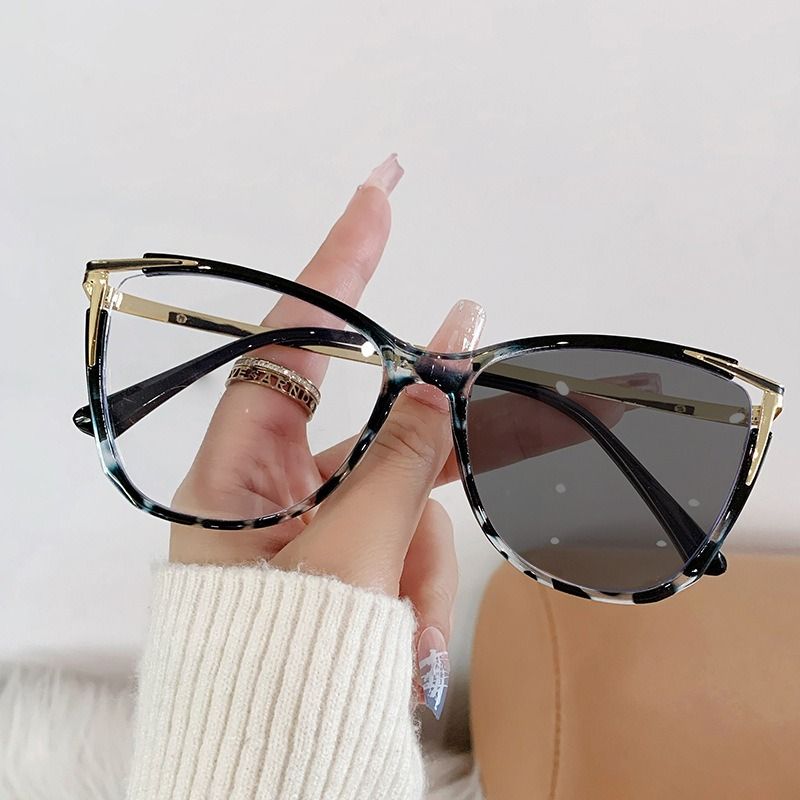 New Arrival Photochromic Custom Logo Computer Glasses Retro Optical Frames Anti Blue Light Metal Cat Eye Spectacles