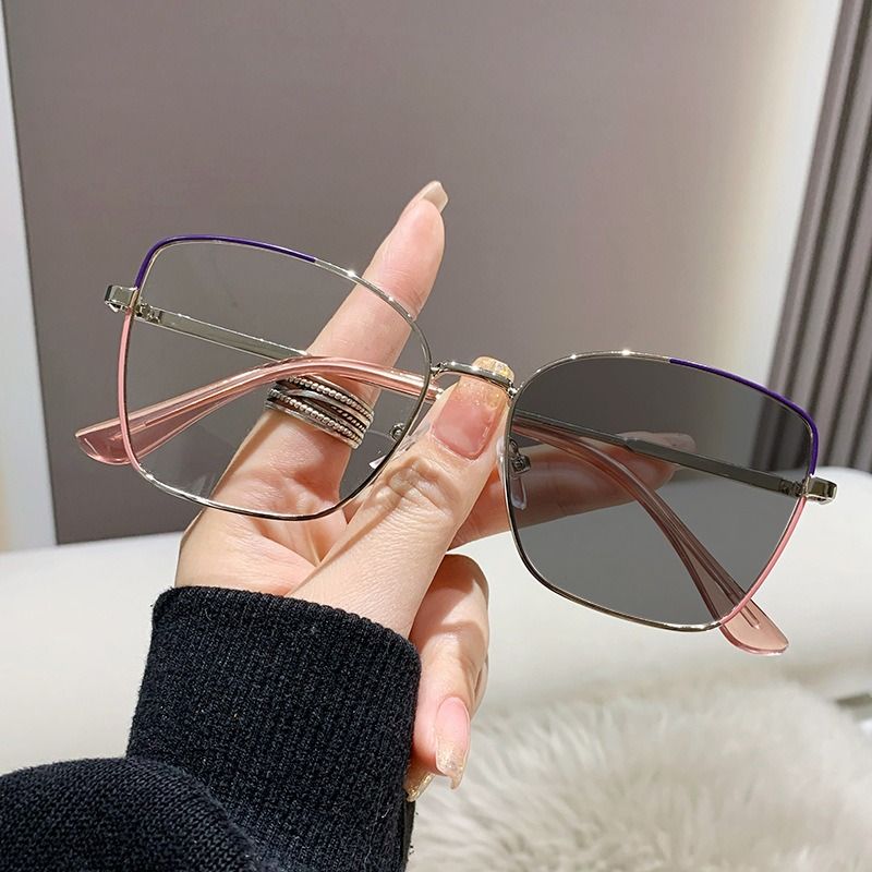 New Fashion Big Frame Computer Anti Blue Light Blocking Glasses Photochromic Glasses Chameleon Eyewear