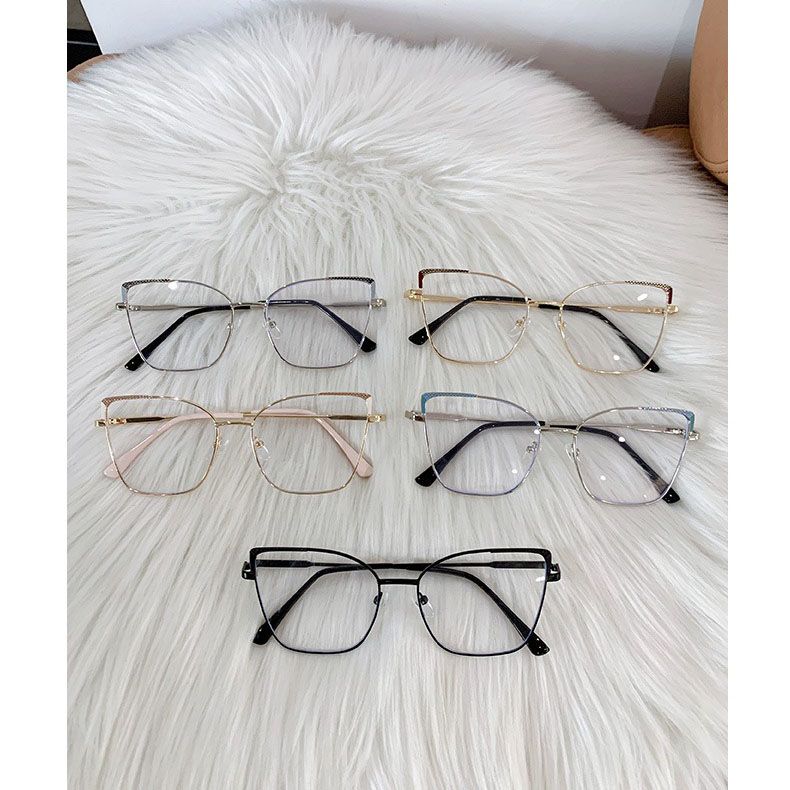 1 Pair Women's Stylish Cat Eye Fashion Glasses with Metal Frame, Color-Changing PC Lenses, Fashionable Oval Design with Black Tint on Cloudy Days