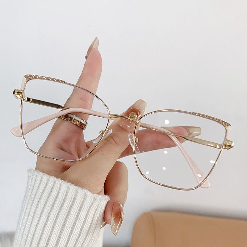 1 Pair Women's Stylish Cat Eye Fashion Glasses with Metal Frame, Color-Changing PC Lenses, Fashionable Oval Design with Black Tint on Cloudy Days
