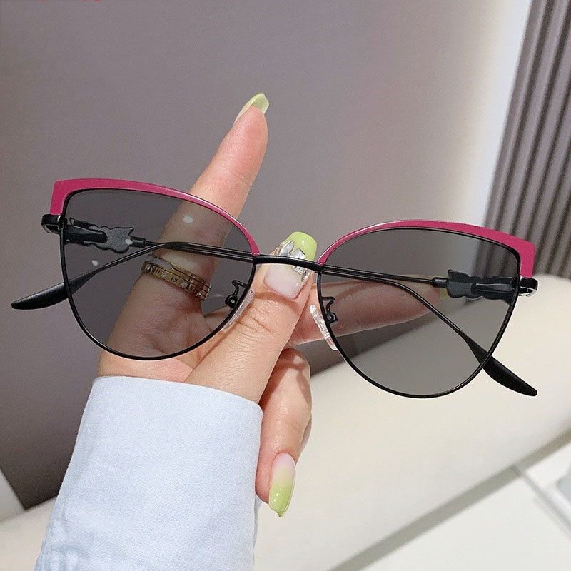 2025 New Model Fashion Cat Eye Photochromic Spectacle Frame Glasses Women Anti Blue Light Blocking Eye Glasses Frame