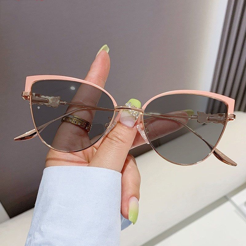 2025 New Model Fashion Cat Eye Photochromic Spectacle Frame Glasses Women Anti Blue Light Blocking Eye Glasses Frame
