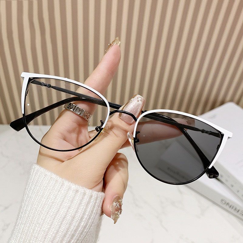 Large Frame Computer Eye Photochromic Eyeglasses Metal Optical Frame Myopia Optical Glasses Changing Lenses Anti Blue Glasses