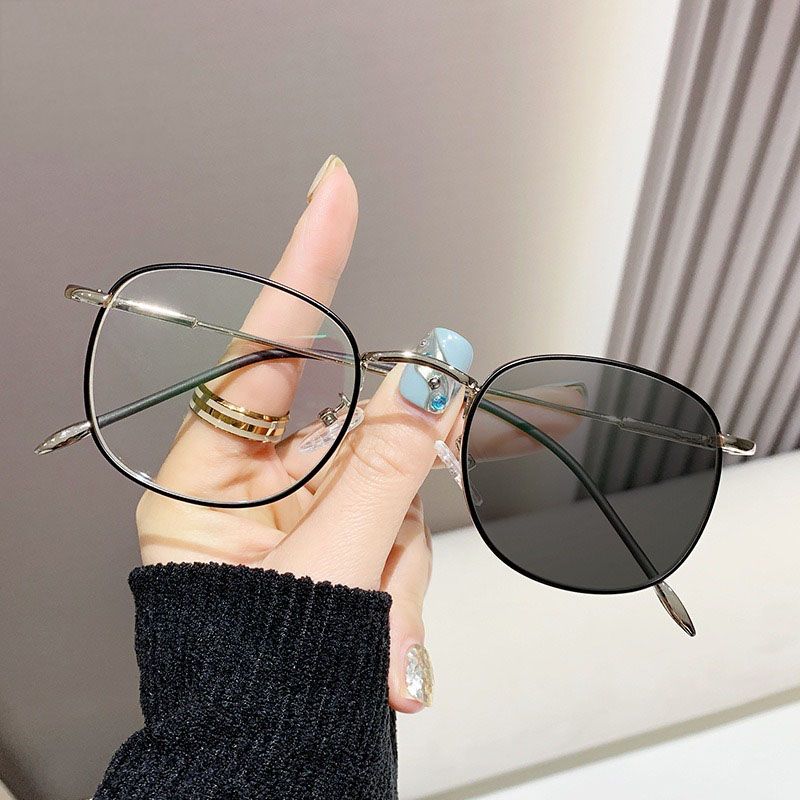 2025 New Arrival Women's Photochromic Anti-Blue Light Glasses Frame Metal Frame Optical Eyeglasses for Men