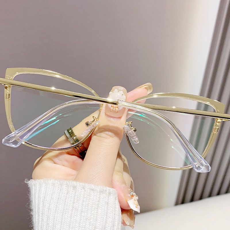 New Fashion Trendy Anti-Blue Light Cat-Eye Eyeglasses Cross-Border Popular Versatile Flat Glasses for European American Street Photochromic Eyewear