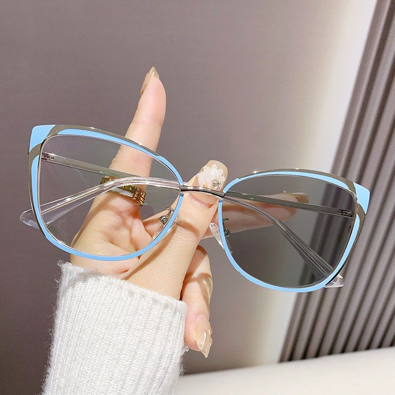 New Fashion Trendy Anti-Blue Light Cat-Eye Eyeglasses Cross-Border Popular Versatile Flat Glasses for European American Street Photochromic Eyewear