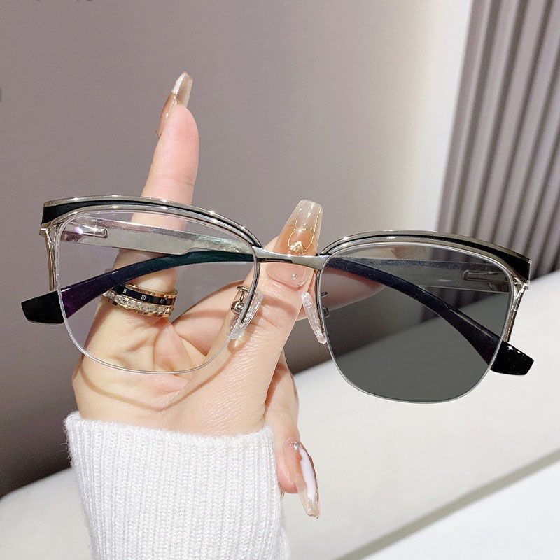 Hot Selling Metal Optical Frame Prescription Glasses Eyewear Square Anti Blue Light Photochromic Eyeglass