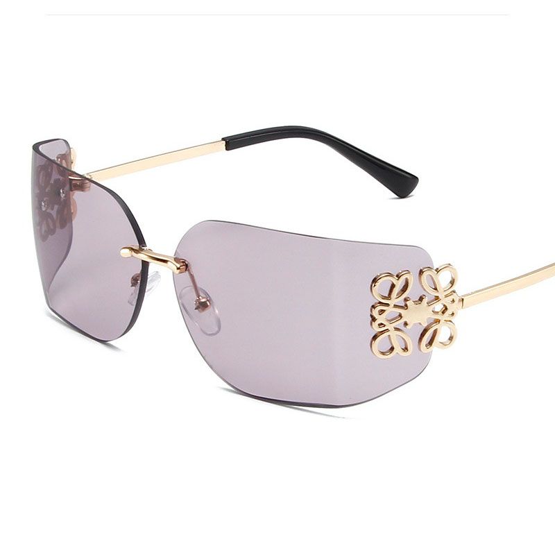 Hot New Blue Metal Frame Retro Sunglasses for Women Senior Fashion Sunscreen Glasses With UV400 Lenses