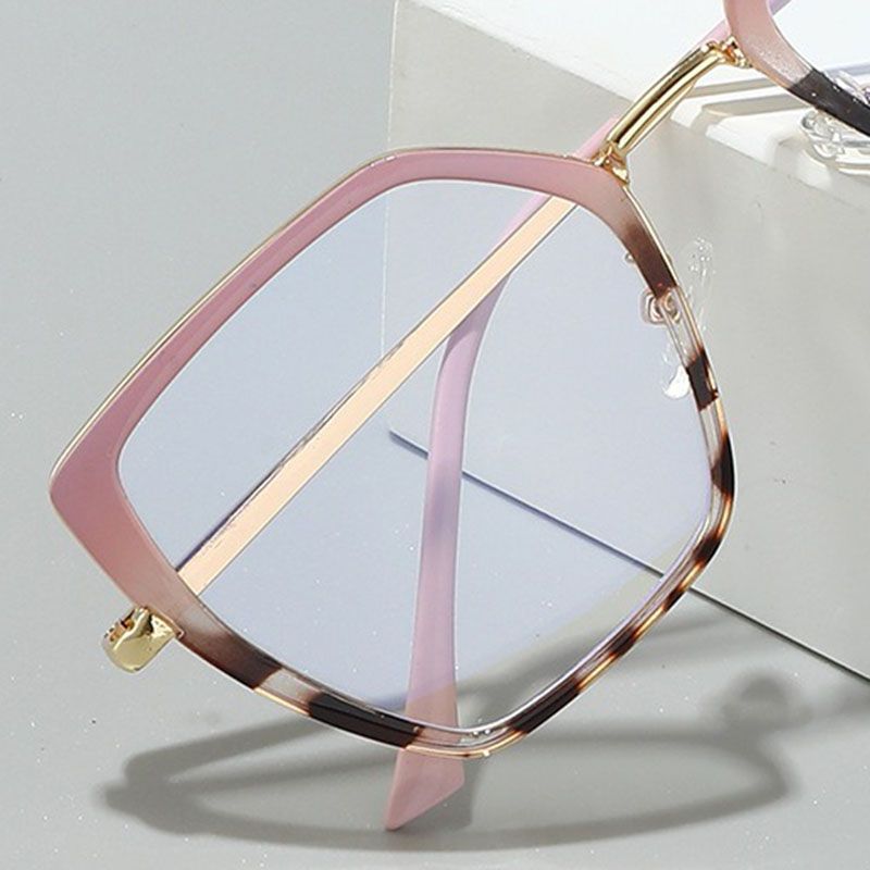 2025 New Chic Women's Metal Frame Photochromic Glasses Effortlessly Stylish and Comfortable All-Day Wear