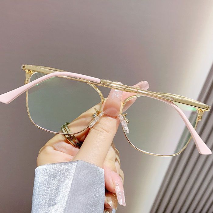 New Fashion Woman Metal Square Anti Blue Light Glasses Photochromic Eyeglasses Frames for All Face Photogray Outdoor
