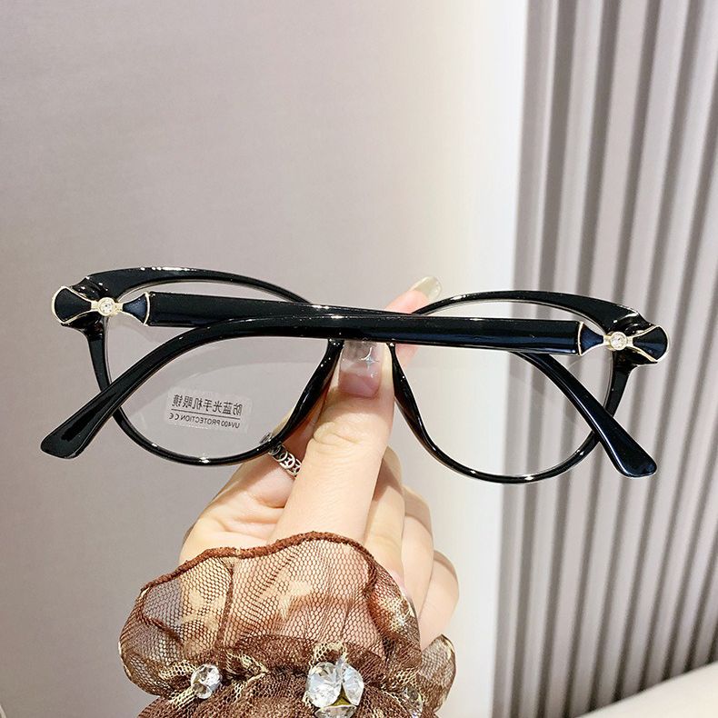 Self-Tinting Sunglasses | Premium Photochromic Lens Technology