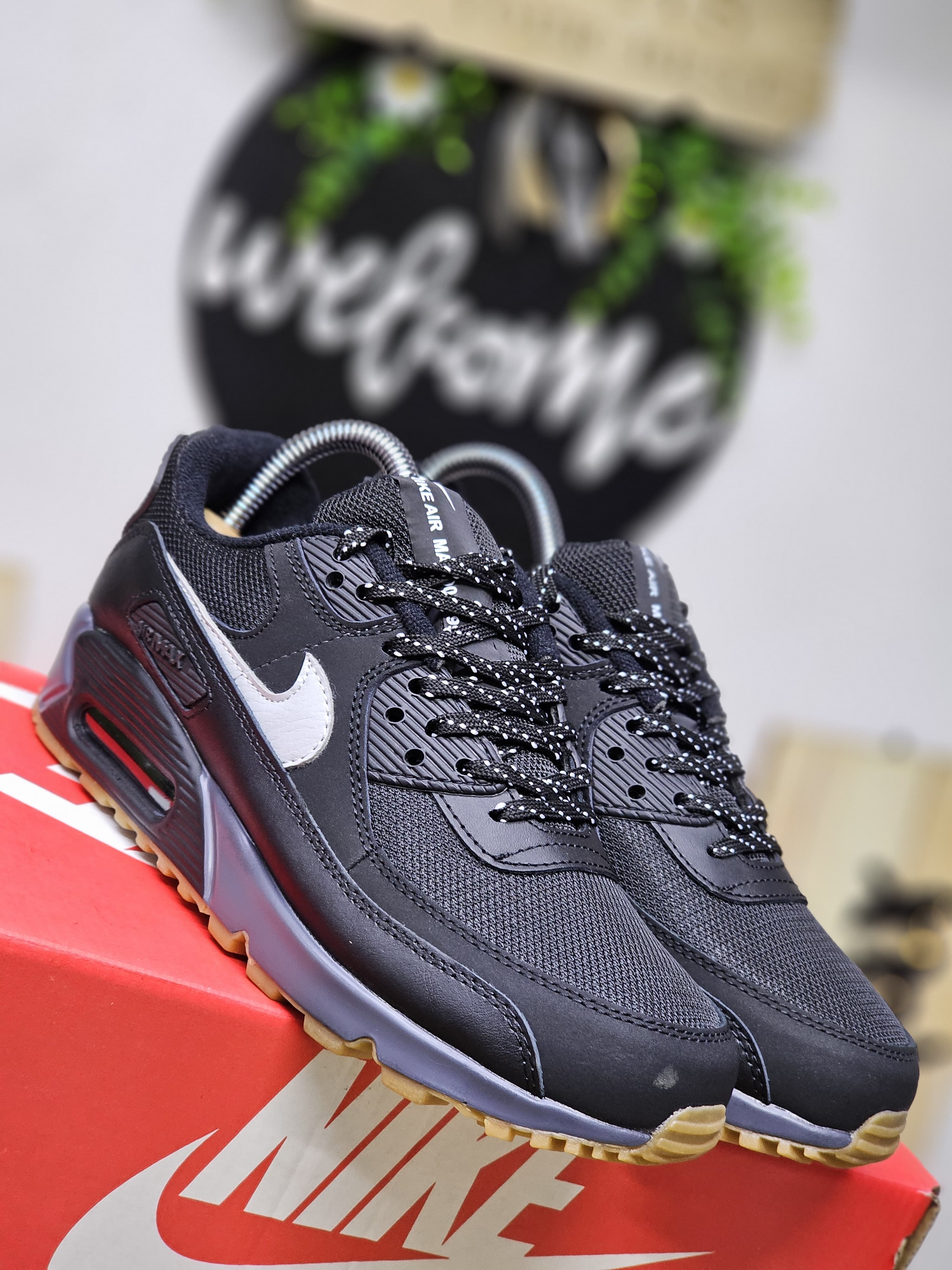 New Arrival Air Max 90 Men’s Sneakers Iconic Style, All Day Comfort & Stree Ready Performance