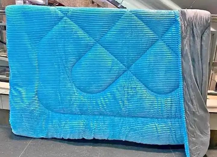 1 Pc Soft Velvet Woolen Duvet Set – 1 Duvet, 1 Bedsheet, 2 Pillowcases – Single Bed, Luxurious Double-Sided Thickened Woolen Comforter, Warm, Cozy, and Available in Multiple Colors