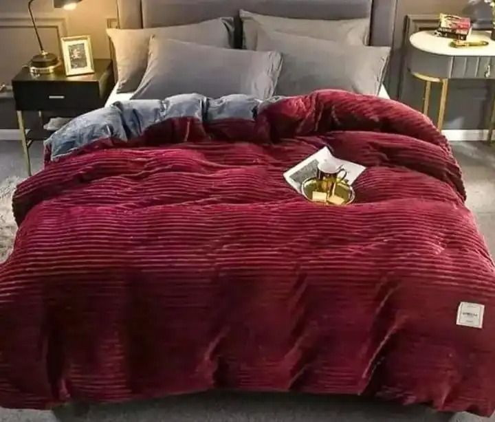 1 Pc Soft Velvet Woolen Duvet Set – 1 Duvet, 1 Bedsheet, 2 Pillowcases – Single Bed, Luxurious Double-Sided Thickened Woolen Comforter, Warm, Cozy, and Available in Multiple Colors