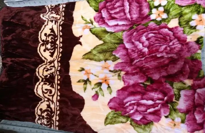 5 By 6 Woolen Warm Velvet Soft Blanket Single Ply Bed Cover Heavy Comfortable Soft Elegant Cozy Bedding for Home