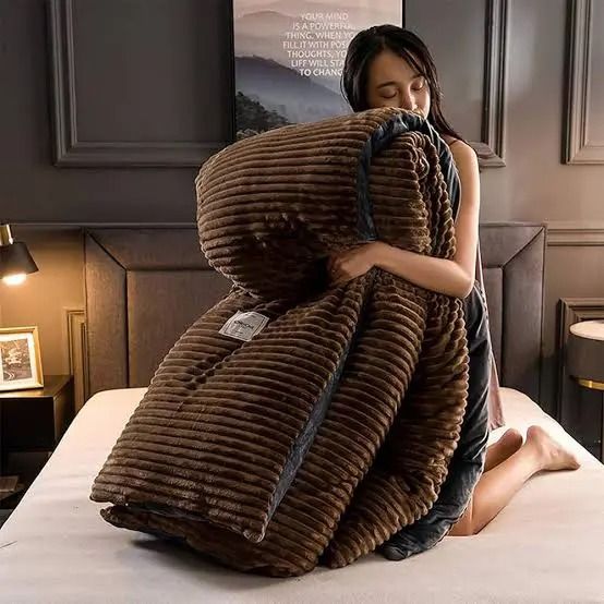 Single Velvet Woolen Duvet Soft Durable Luxurious Blanket for Peaceful Sleep Comfortable Cozy Bedding for All Seasons