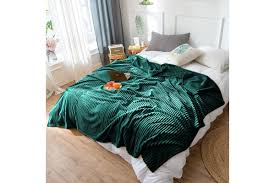 Generic 6x6 Warm Soft Velvet Woolen Duvet Set – Luxurious Bedding Set with Plush Velvet Blanket, Cozy Duvet, Soft Bedsheet, Matching Pillowcases, Hypoallergenic, Durable, Elegant Bedroom Essential