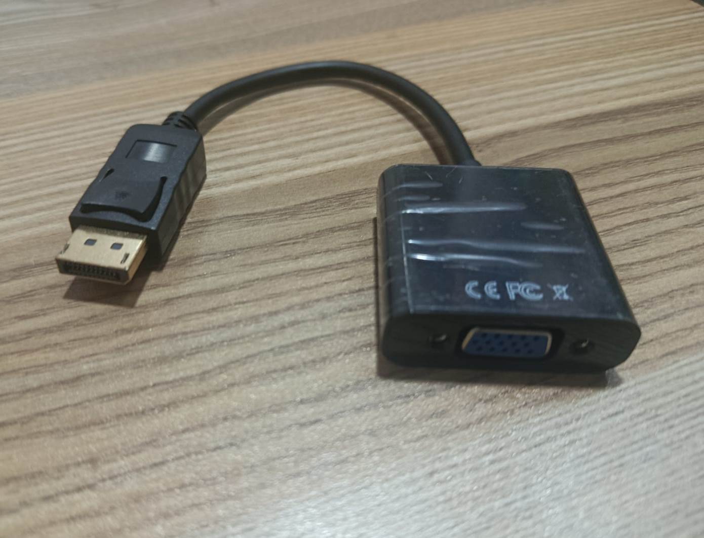 Display Port to VGA Adapter