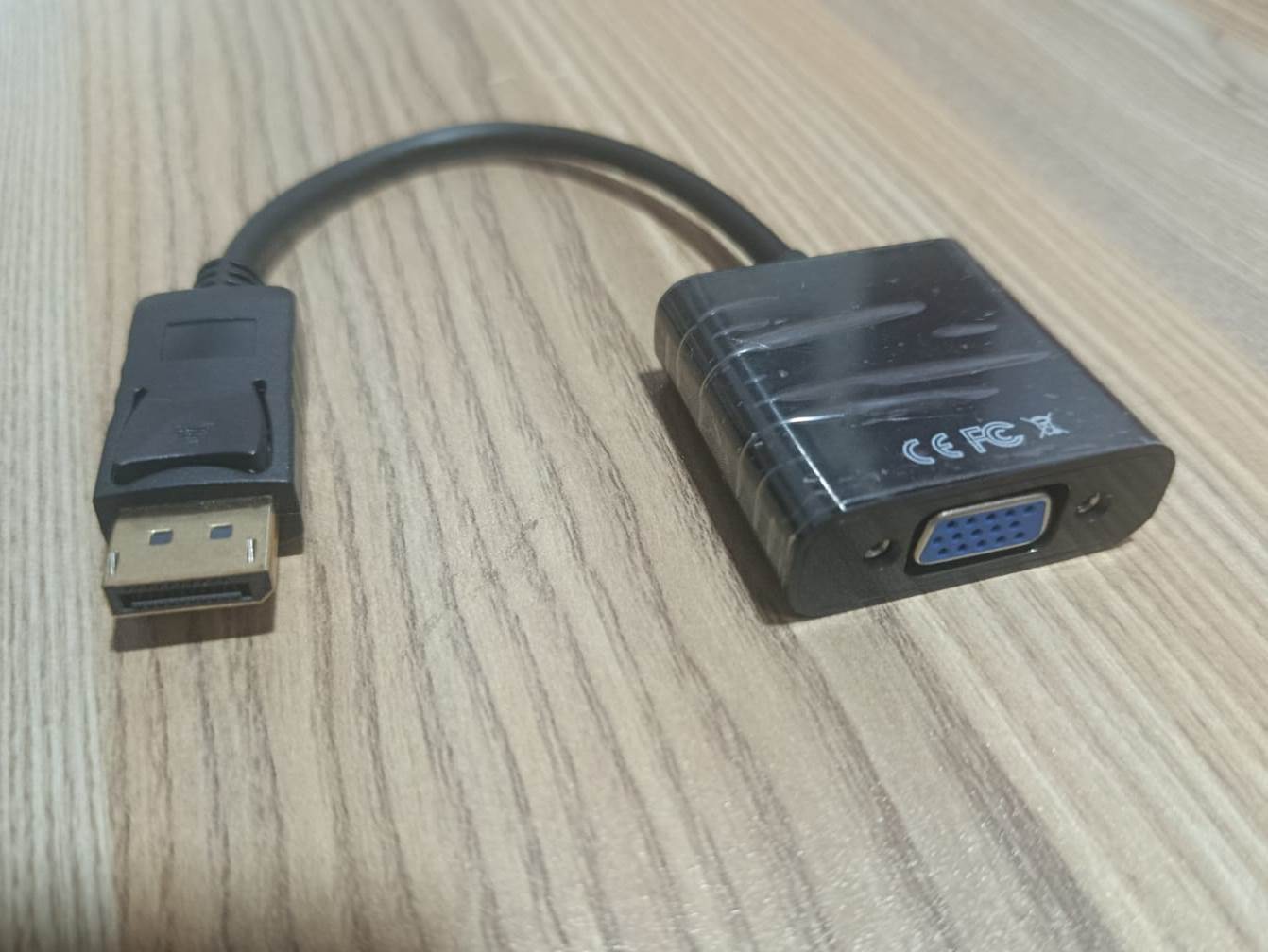 Display Port to VGA Adapter