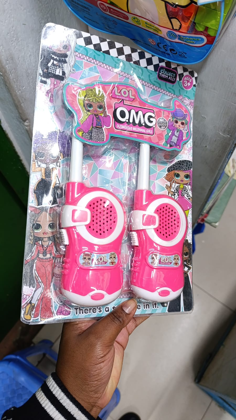 Kids play Walkie talkie - Easy to use, kids can talk with each other without changing channels