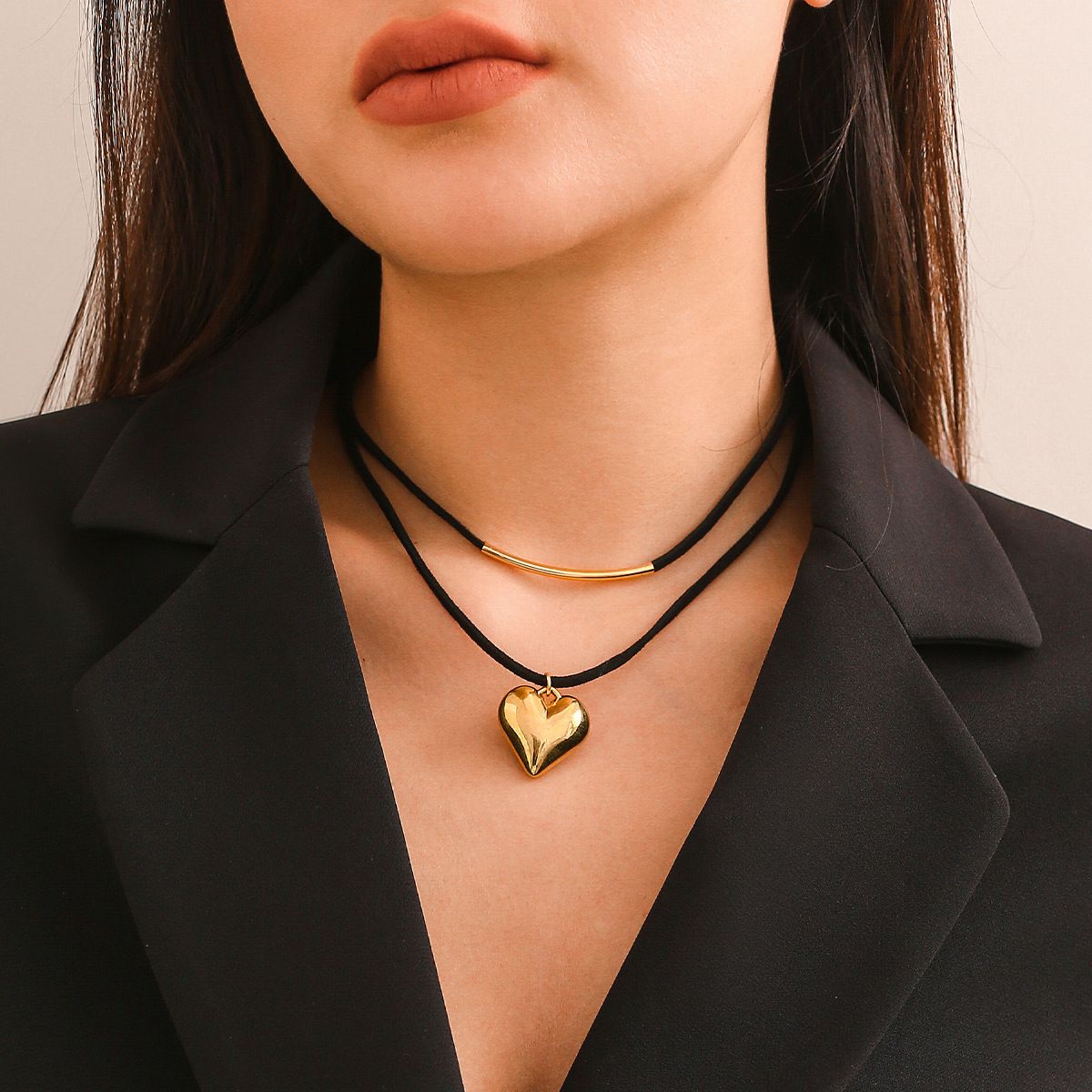Black rope velvet geometric small heart necklace simple elbow Hertny Clay ornament
