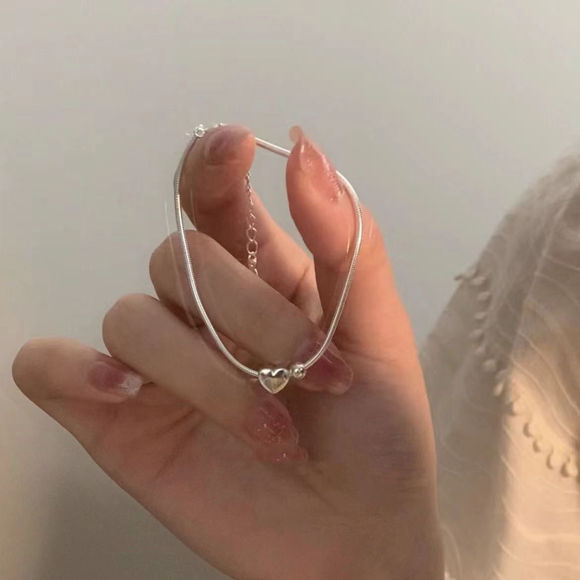 The new 925 sterling silver plated heart small silver bead bracelet niche design simple snake bone chain Korean hand ornament