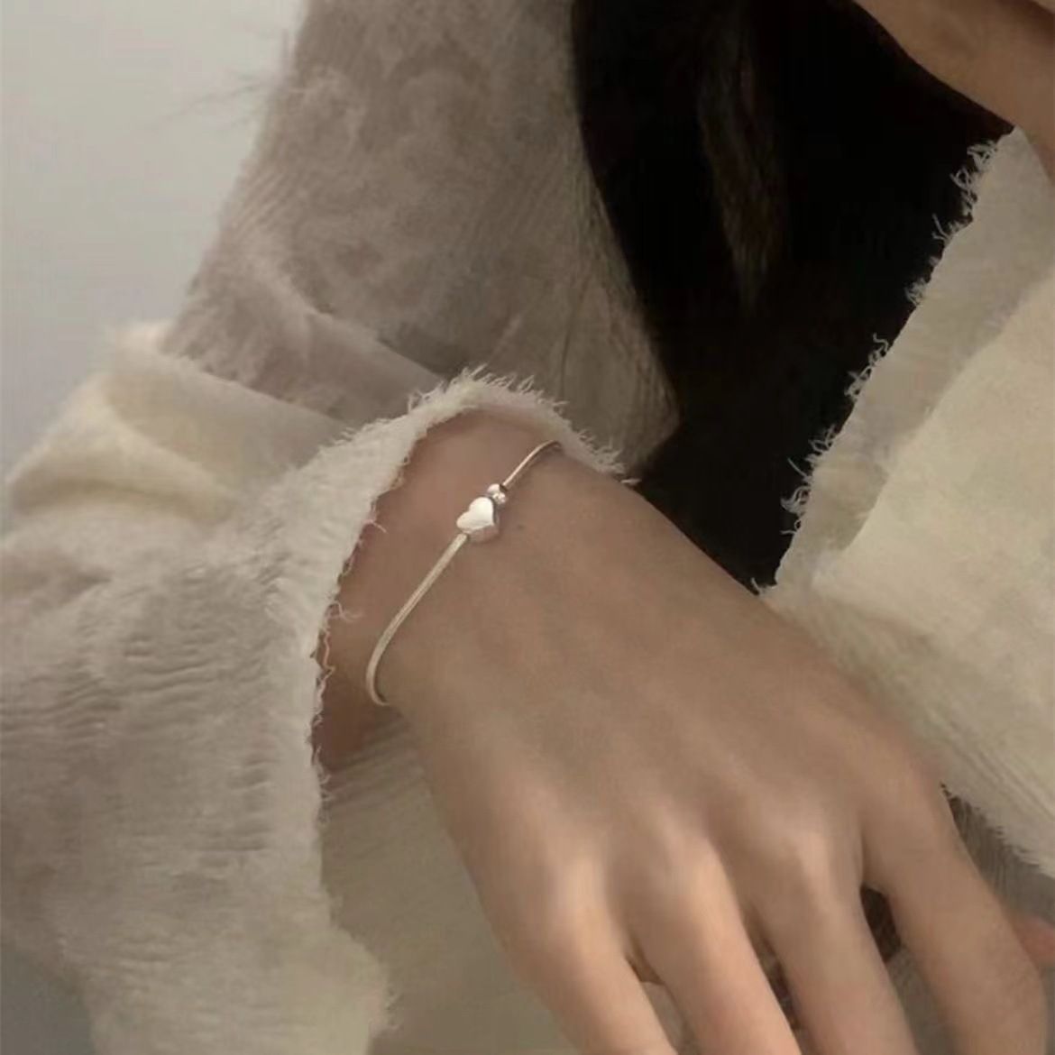 The new 925 sterling silver plated heart small silver bead bracelet niche design simple snake bone chain Korean hand ornament