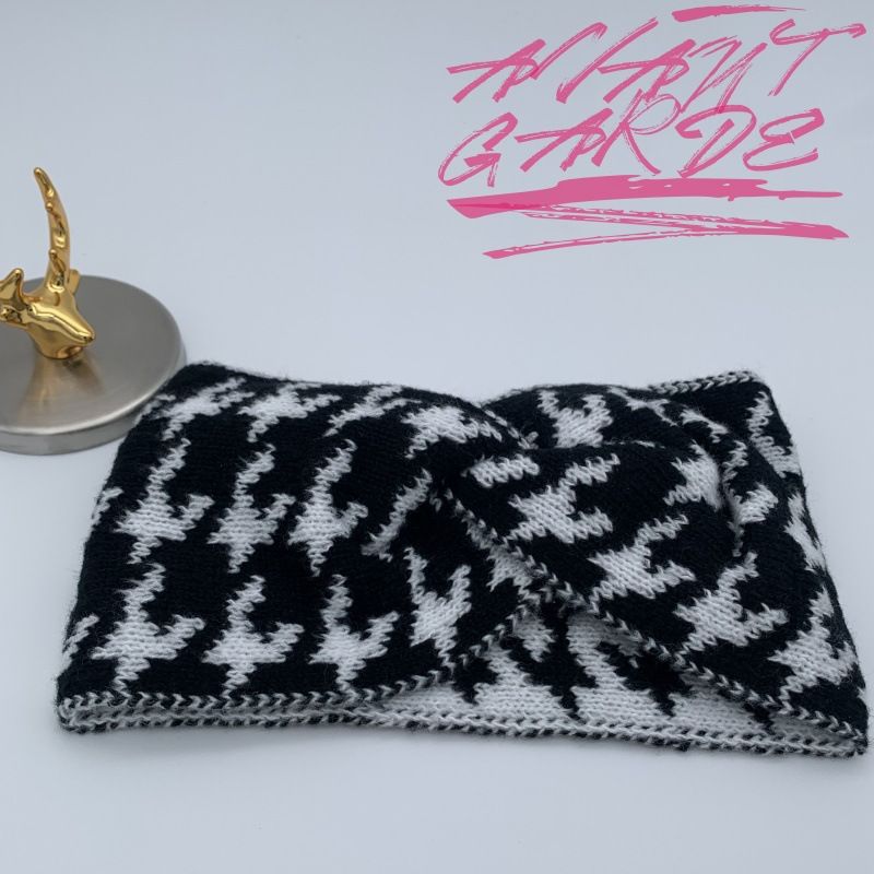 Vintage cross hairband with plaid pattern for women, wide edge, knitted retro sports headscarf, postpartum hairband. Headbands