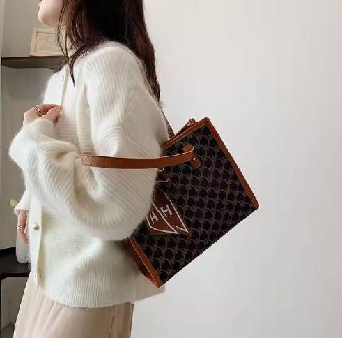 Local fast delivery Shoulder Bags Women Handbags Large Capacity Women Tote Bags Crossbody Bags Women Trendy Shoulder Bags Handbags Women Handbags Women Shoulder Bags