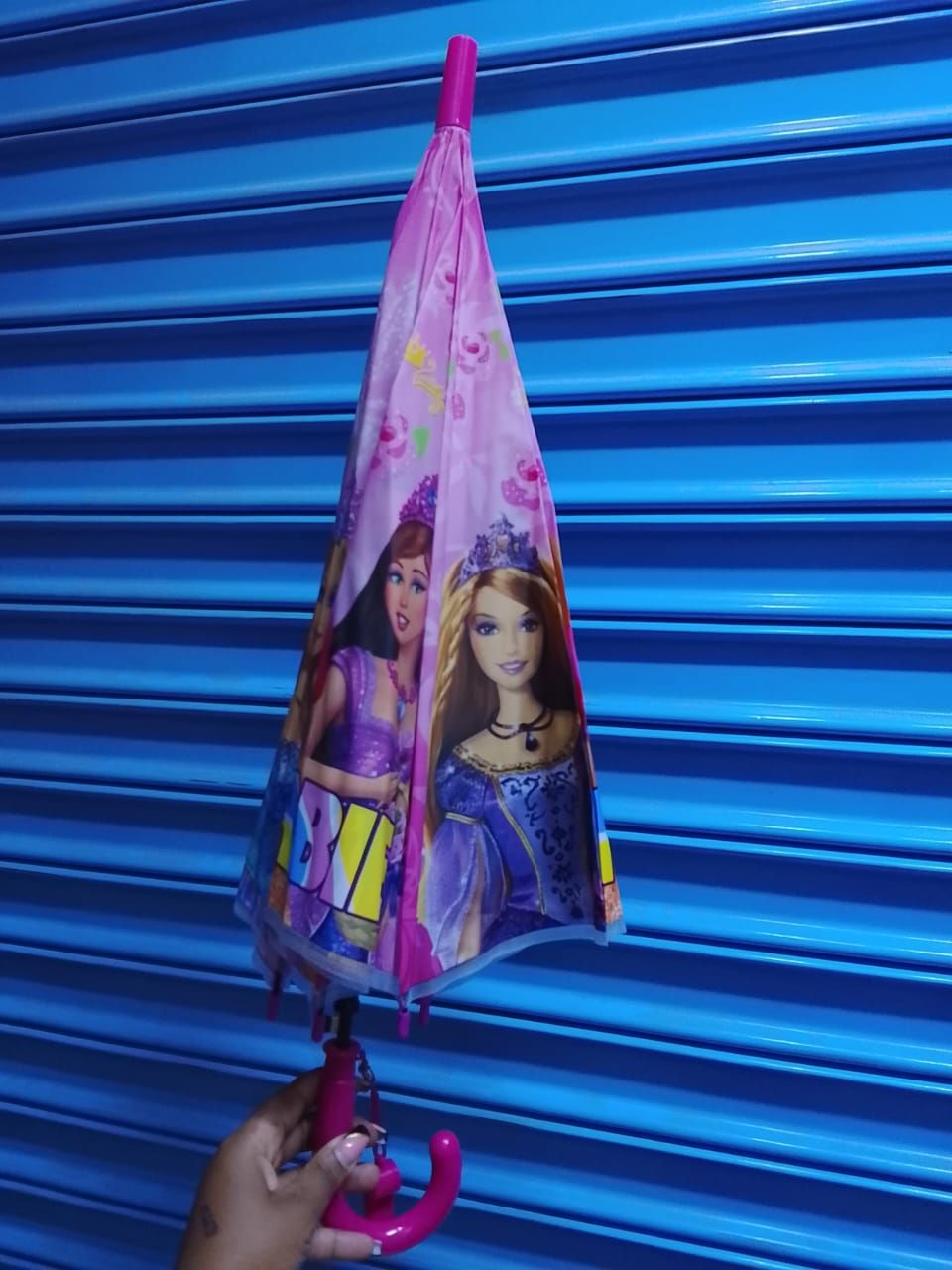 Cartoon-Themed Kids Umbrella
Make rainy days fun and exciting with this adorable Cartoon-Themed Kids Umbrella! Designed with bright, playful cartoon characters, it brings smiles to every little face w