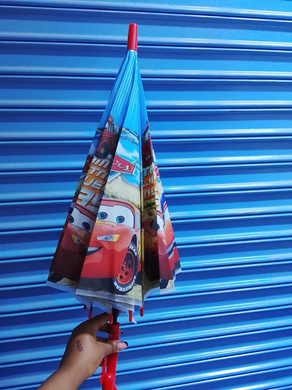 Cartoon-Themed Kids Umbrella
Make rainy days fun and exciting with this adorable Cartoon-Themed Kids Umbrella! Designed with bright, playful cartoon characters, it brings smiles to every little face w