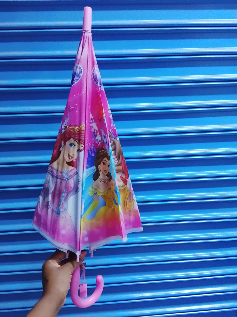 Cartoon-Themed Kids Umbrella
Make rainy days fun and exciting with this adorable Cartoon-Themed Kids Umbrella! Designed with bright, playful cartoon characters, it brings smiles to every little face w