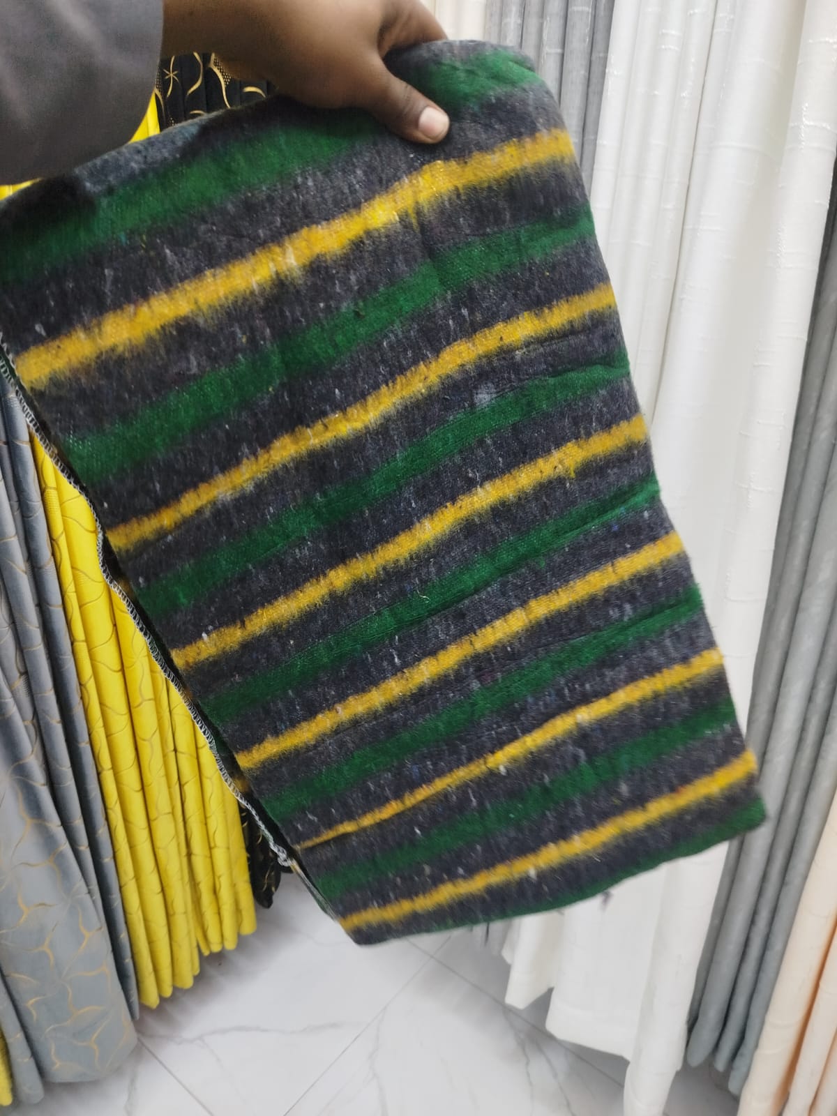 Light School Blanket – Cozy & Comfortable ✨
Stay warm and comfortable with this Light School Blanket, perfect for classrooms, dorms, or travel. Its soft texture and ideal size make it a practical choi