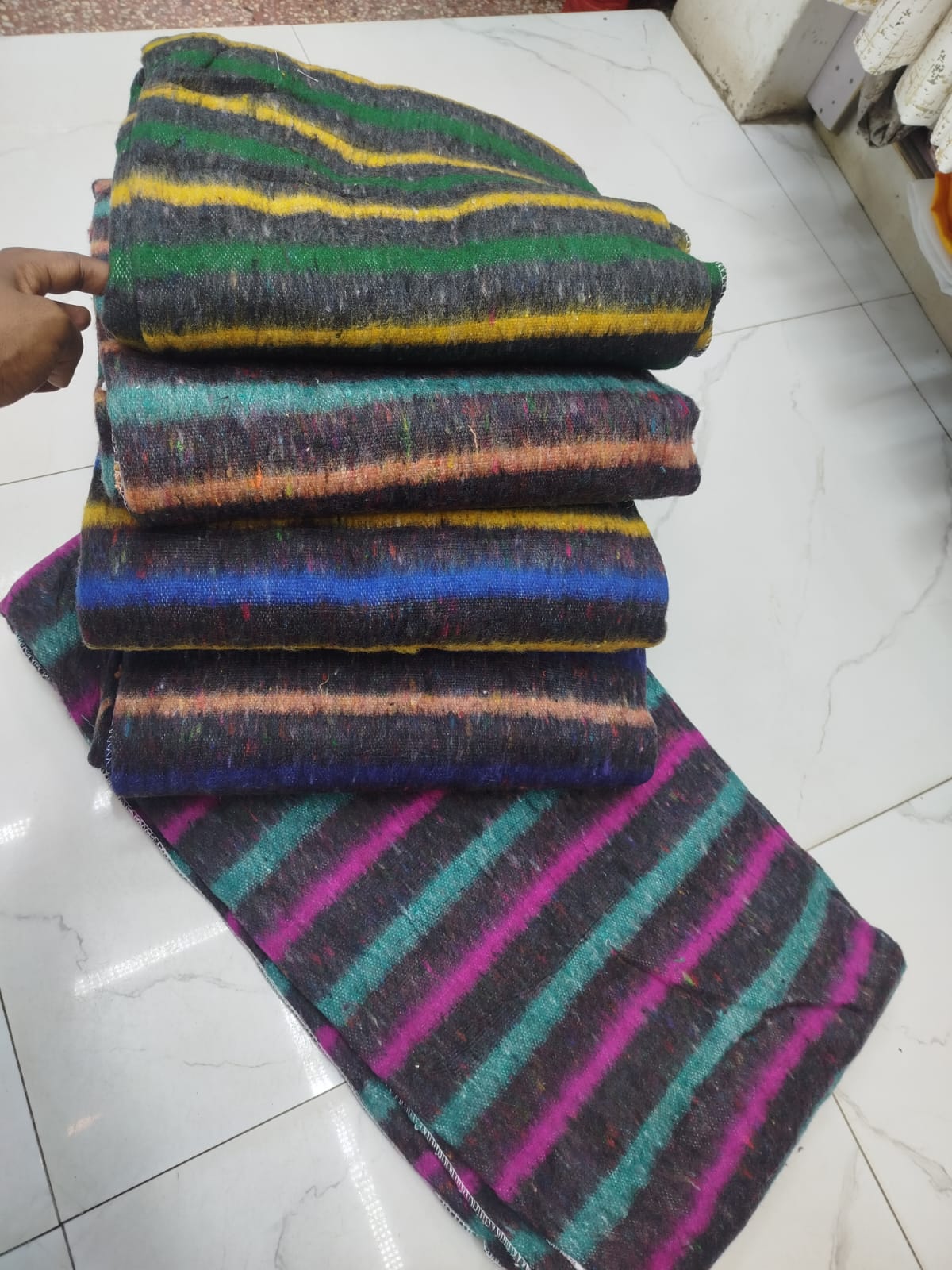 Light School Blanket – Cozy & Comfortable ✨
Stay warm and comfortable with this Light School Blanket, perfect for classrooms, dorms, or travel. Its soft texture and ideal size make it a practical choi