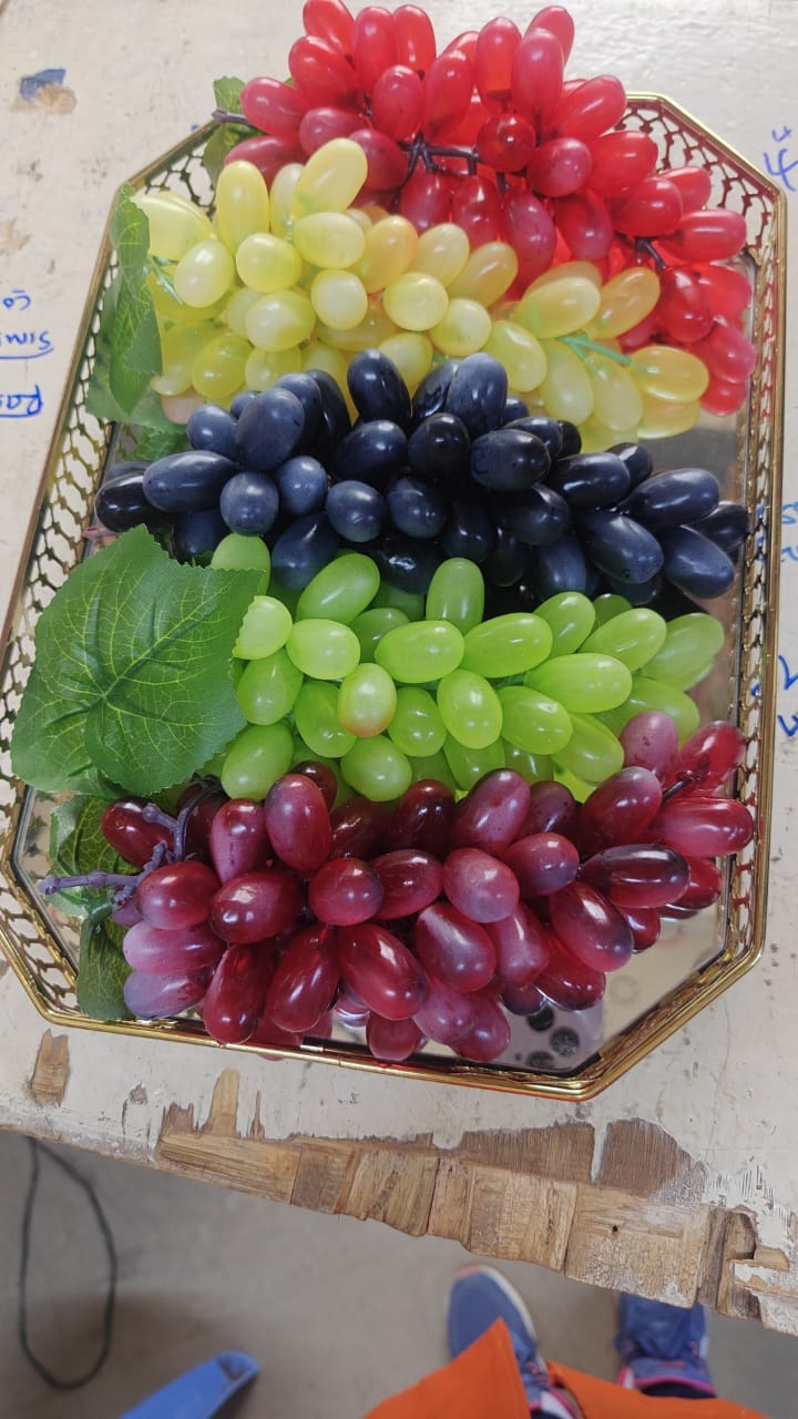 Artificial Grapes – Elegant & Realistic Décor ✨
Add a touch of style and freshness to your home or office with these Artificial Grapes. Perfect for decoration, photography, or as part of a fruit arran