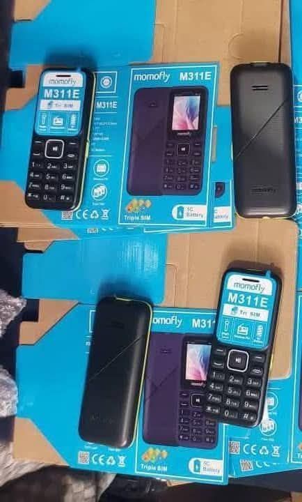 (SPECIAL  OFFERS) Momofly M311E 32 MB RAM featured phone Triple SIM Regular 5C Battery, 1.77" display with BT connectivity featured phones