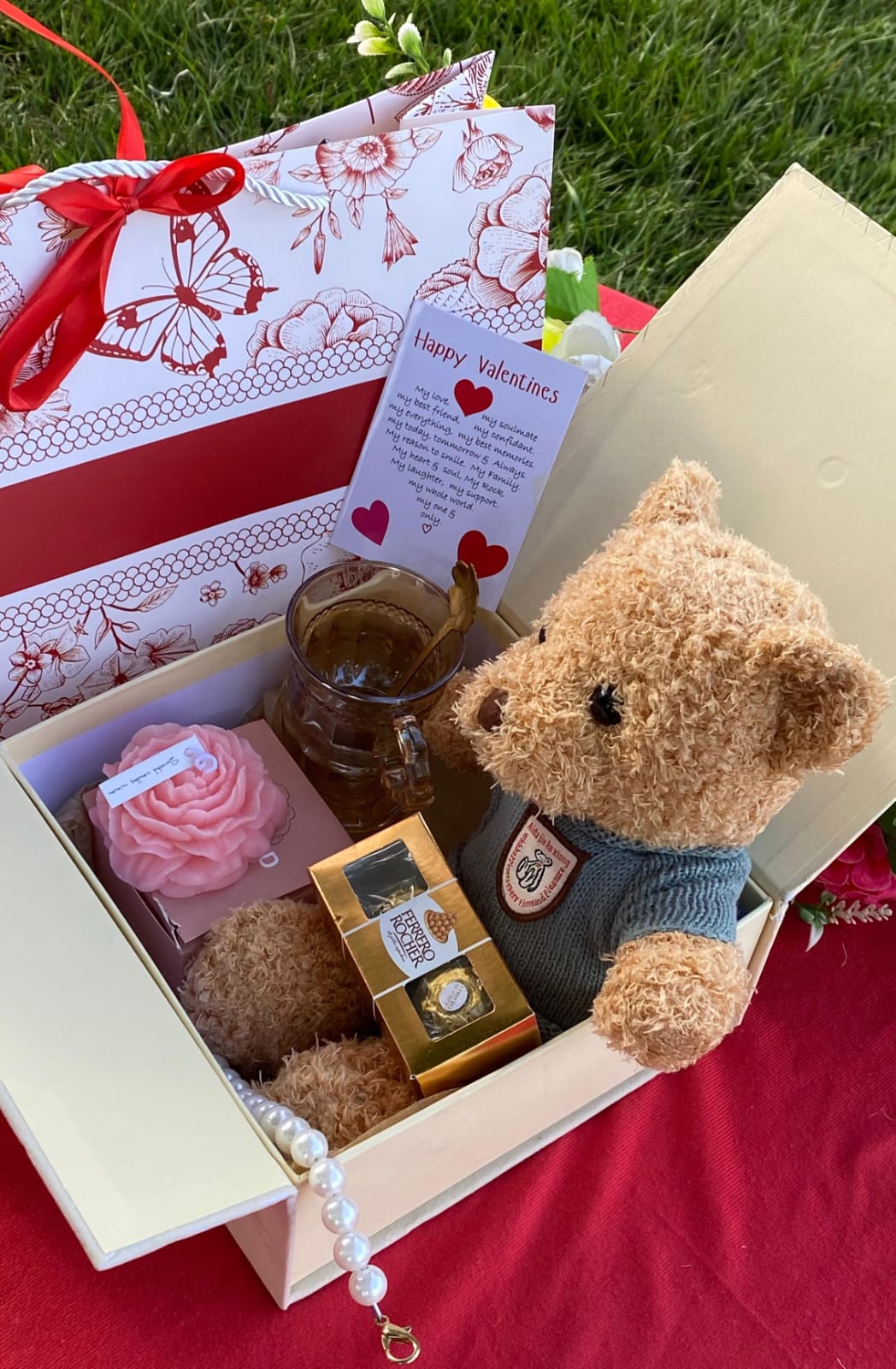 🎯 ⚡ IN DEMAND OFFER ⚡L 🎯 - a 1 pc ⚠️Hot Valentines Ladies Gift Set💫🛍️🛒 Including Ferrero Rocher Chocolates, Royal Tea Cup, Teddy Bear, Scented Candle, Pearl Keychain & Gift Car