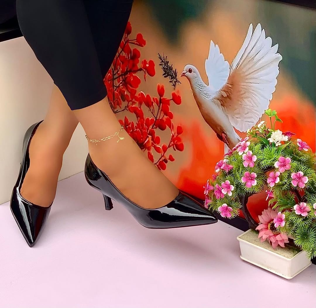 🔹 🟢 NEW OFFER 🟢 🔹 - A 1 PC Women’s Red Bottom Kitten Heels 👠 Elegant Slip-On Flat Heel, Genuine Leather Upper, EVA Cushion Insole, Rubber Outsole, Stylish & Comfortable 🔥 Affordable Price