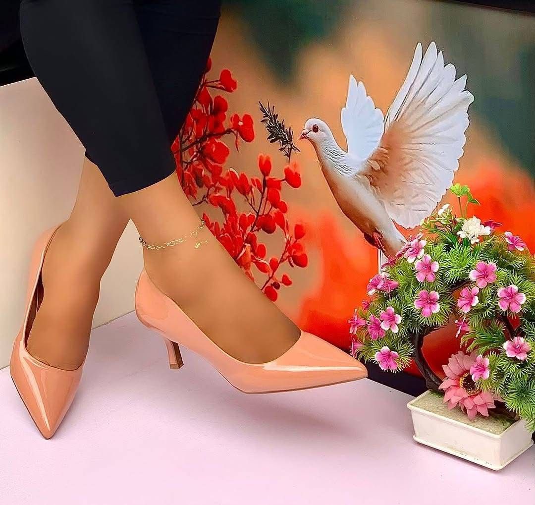 🔹 🟢 NEW OFFER 🟢 🔹 - A 1 PC Women’s Red Bottom Kitten Heels 👠 Elegant Slip-On Flat Heel, Genuine Leather Upper, EVA Cushion Insole, Rubber Outsole, Stylish & Comfortable 🔥 Affordable Price