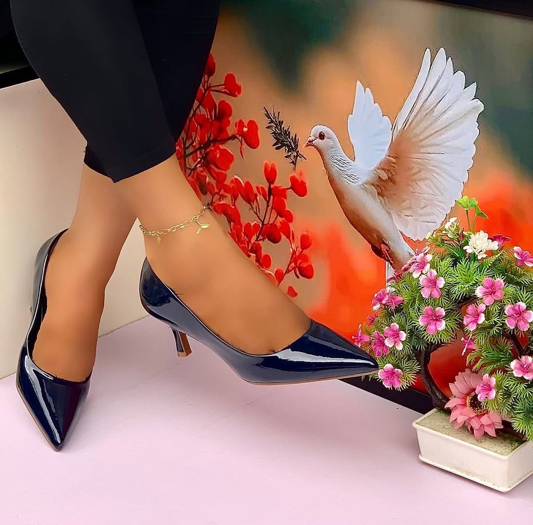 🔹 🟢 NEW OFFER 🟢 🔹 - A 1 PC Women’s Red Bottom Kitten Heels 👠 Elegant Slip-On Flat Heel, Genuine Leather Upper, EVA Cushion Insole, Rubber Outsole, Stylish & Comfortable 🔥 Affordable Price