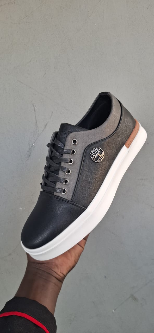 ⚡ INSTANT OFFER ⚡ - A 1 PC MEN'S FLAT SHOES VERY HIGH QUALITY AND AT AFFORDABLE PRICE