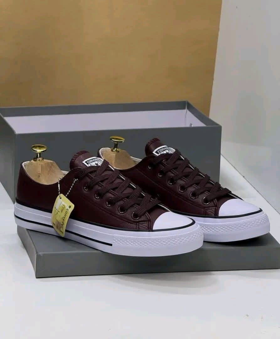 🔔 ALERT OFFER 🔔 - A pair of men’s sneakers, stylish, durable, and comfortable for daily wear, sports, or casual use at an affordable price