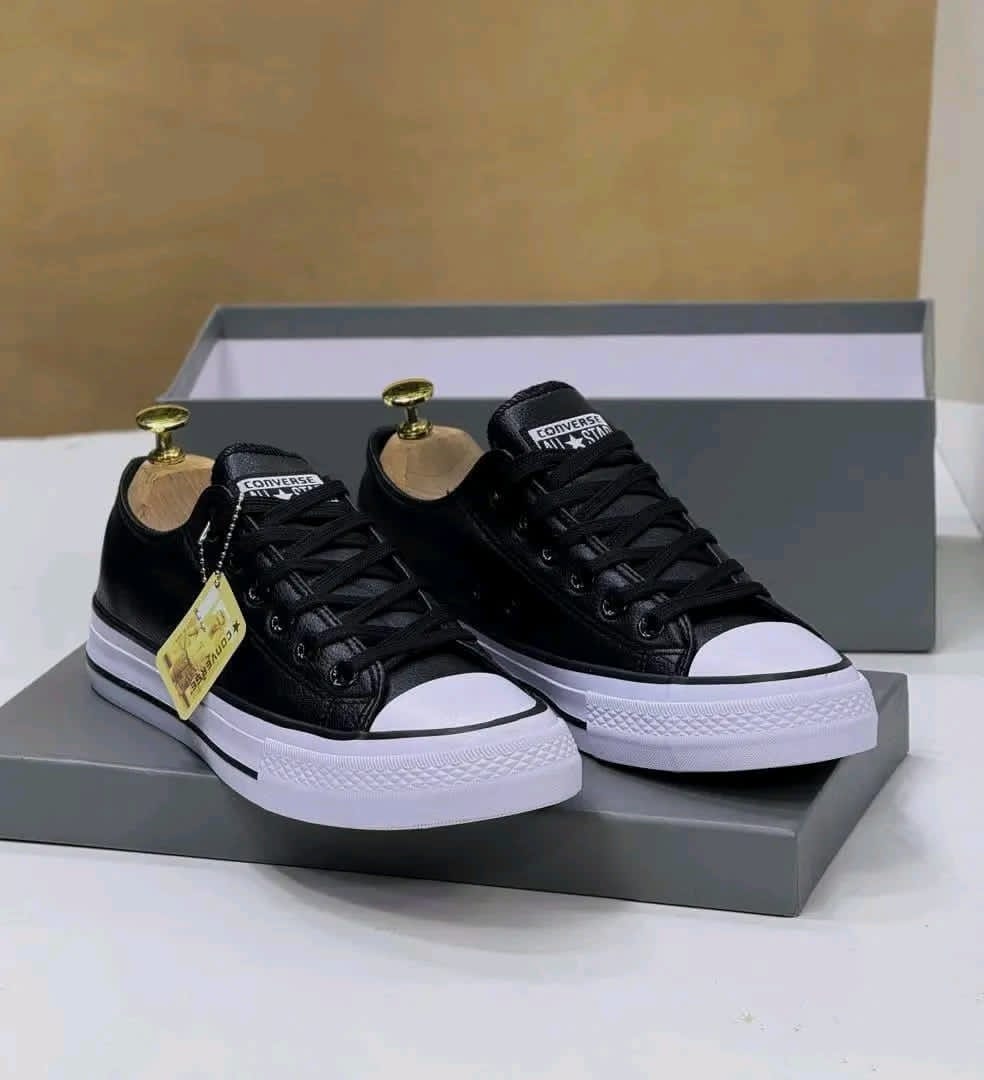 🔔 ALERT OFFER 🔔 - A pair of men’s sneakers, stylish, durable, and comfortable for daily wear, sports, or casual use at an affordable price