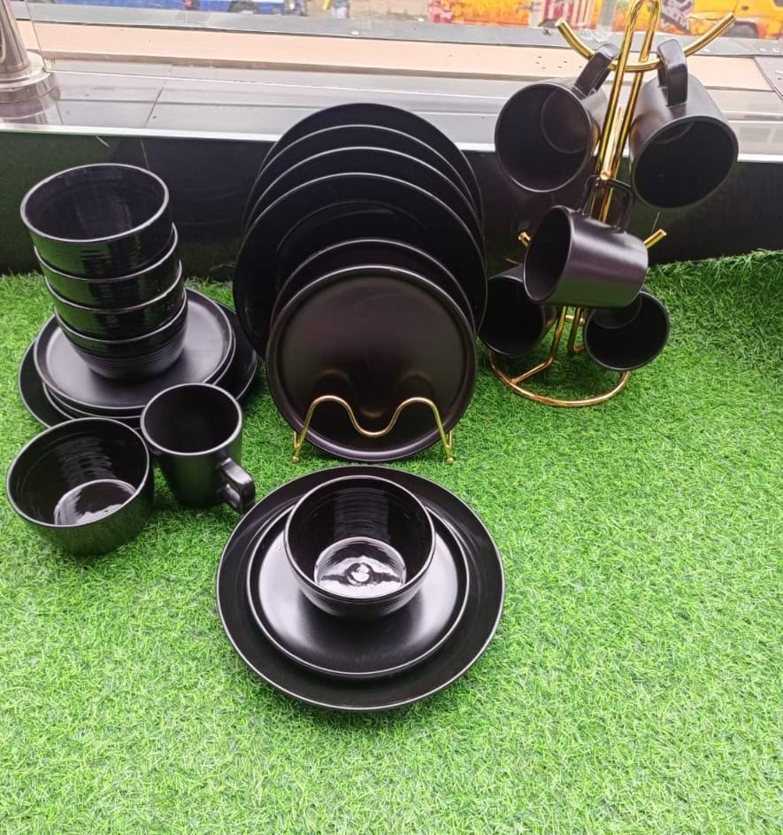 🎁 BONUS OFFER 🎁 24PCS All Black Dinner Set Elegant Ceramic Plates Bowls Cups Modern Tableware Set Durable Family Kitchen Dining