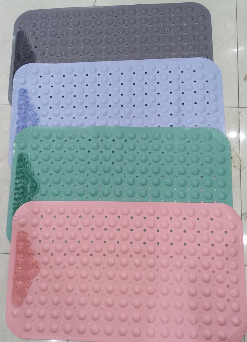 Antislip bathroom mat with foot scrub