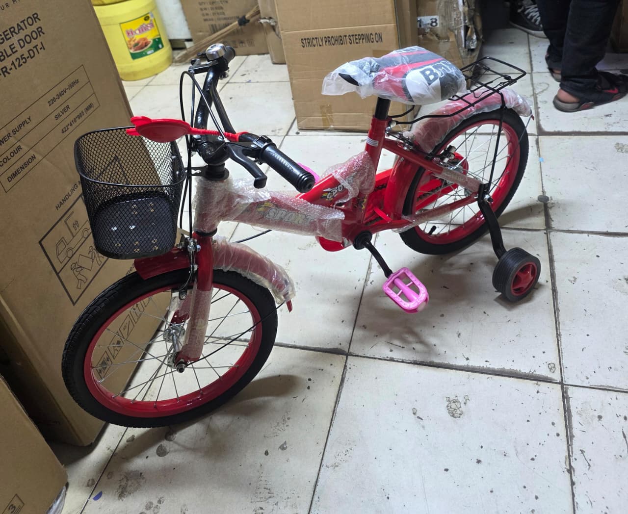 Kids’ Bicycles – Size 12, Size 16 & Size 20 🚴
Fun, stylish, and built for adventure! These bikes come in Size 12, 16, and 20, perfect for growing riders who love to explore. Designed with strong fram