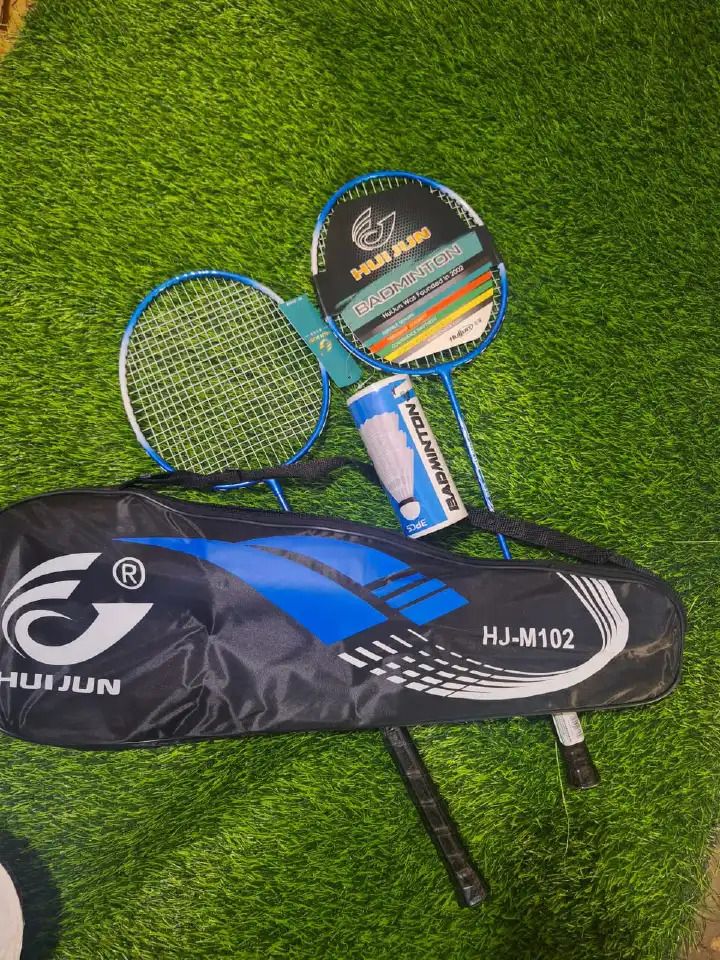Quality Badminton racket set 2 rackets ,2 shutterlocks and free carrier bagBadminton Racquet Combo (Set of 2 Rackets & shuttlecocks )