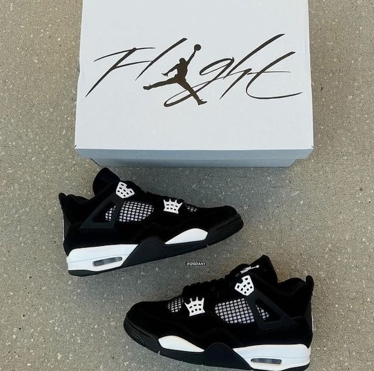 (GS) Air Jordan 4 Retro 'White Thunder' (2024)