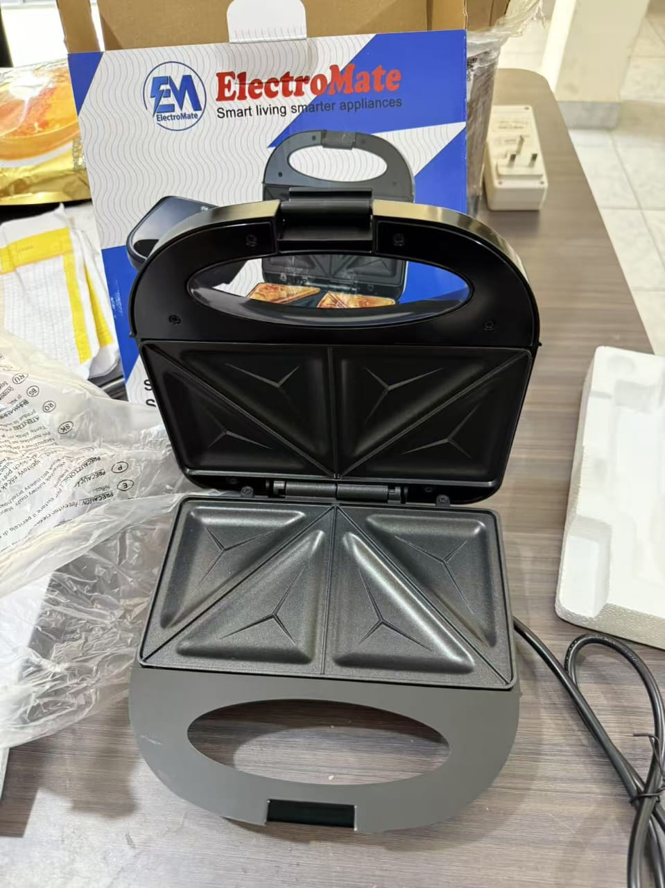 Em ElectroMate Sandwich Maker 2-Slice Non-Stick 750W Toaster Black