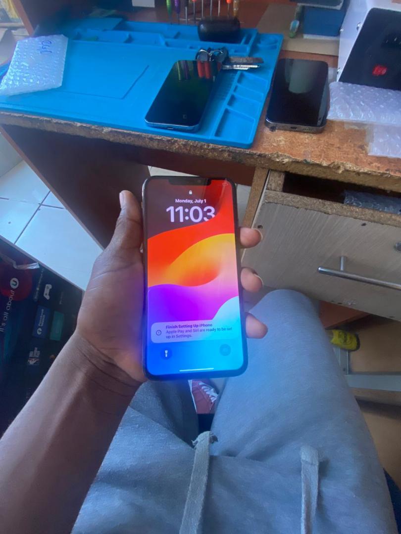 Refurbished Apple iPhone 11 Pro Max  green 512 with Face ID unlock SmartPhone 11 Pro Max  pro grade triple cameras Affordable smart phone.